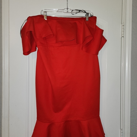 Red off the shoulder dress - Picture 2 of 5